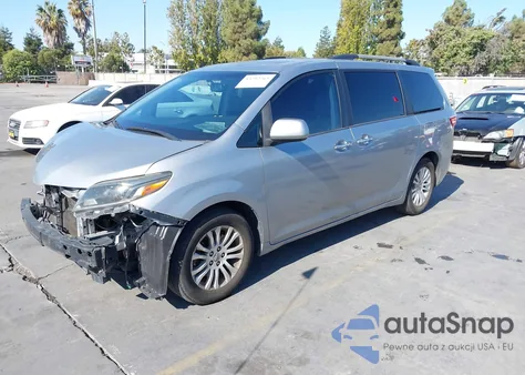 2017 Toyota Sienna Xle 8 Passenger z USA, uszkodzony, nr VIN 5TDYZ3DC3HS797383